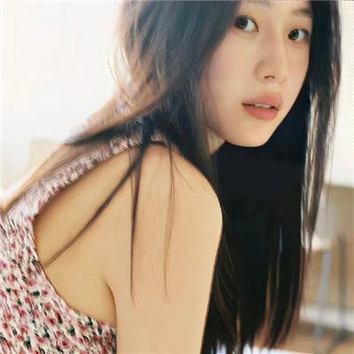 关于莉莉周的一切